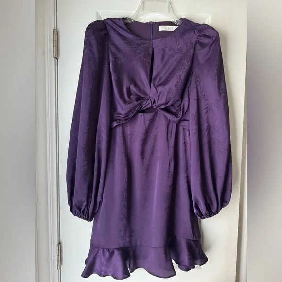 Astr | Dresses | Astr The Label Purple Satin Asian Print Long Sleeve Dress  S | Poshmark